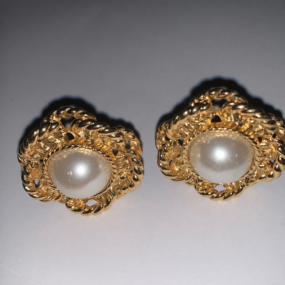 Amanda Smith Vintage Faux Pearl and Goldtone Clip Earrings